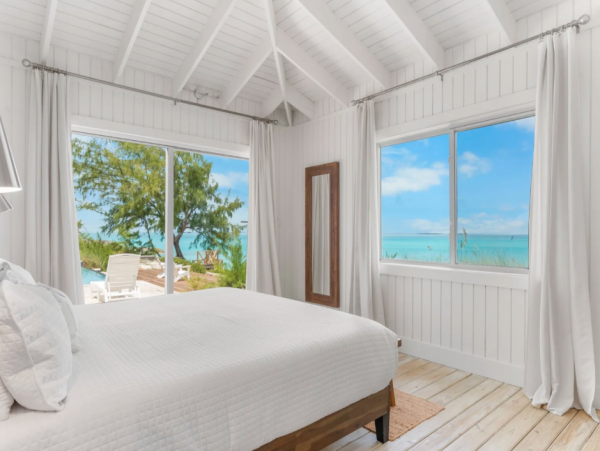 Luxurious 7-Bedroom Beachfront Retreat in Little Exuma, Bahamas